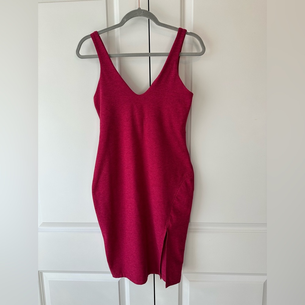 Beyond Yoga Spacedye Inspire Midi Dress Dragonfruit Sangria (Size S)